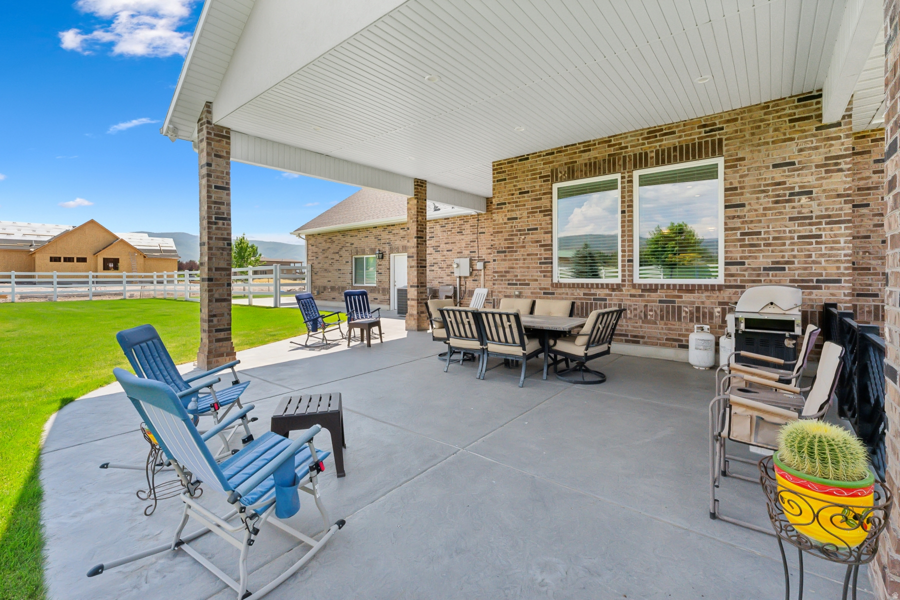 main property photo 78