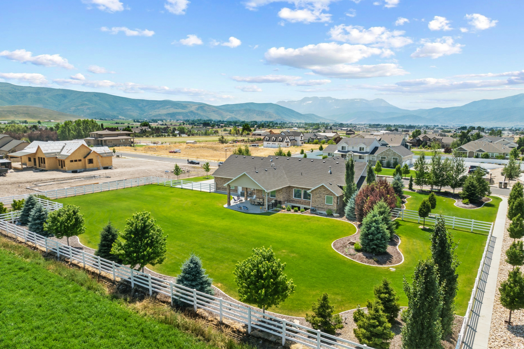 main property photo 81