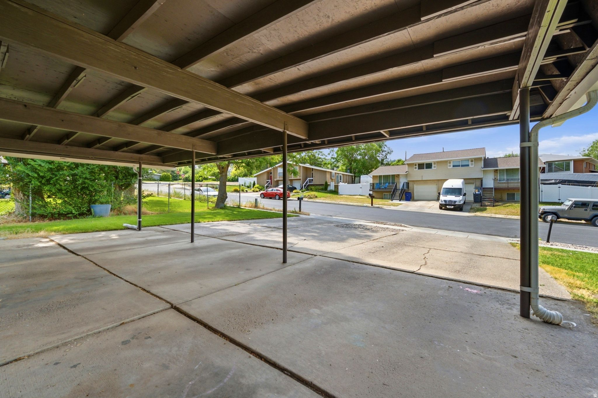 main property photo 18