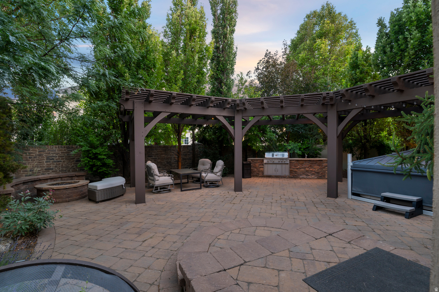 main property photo 42