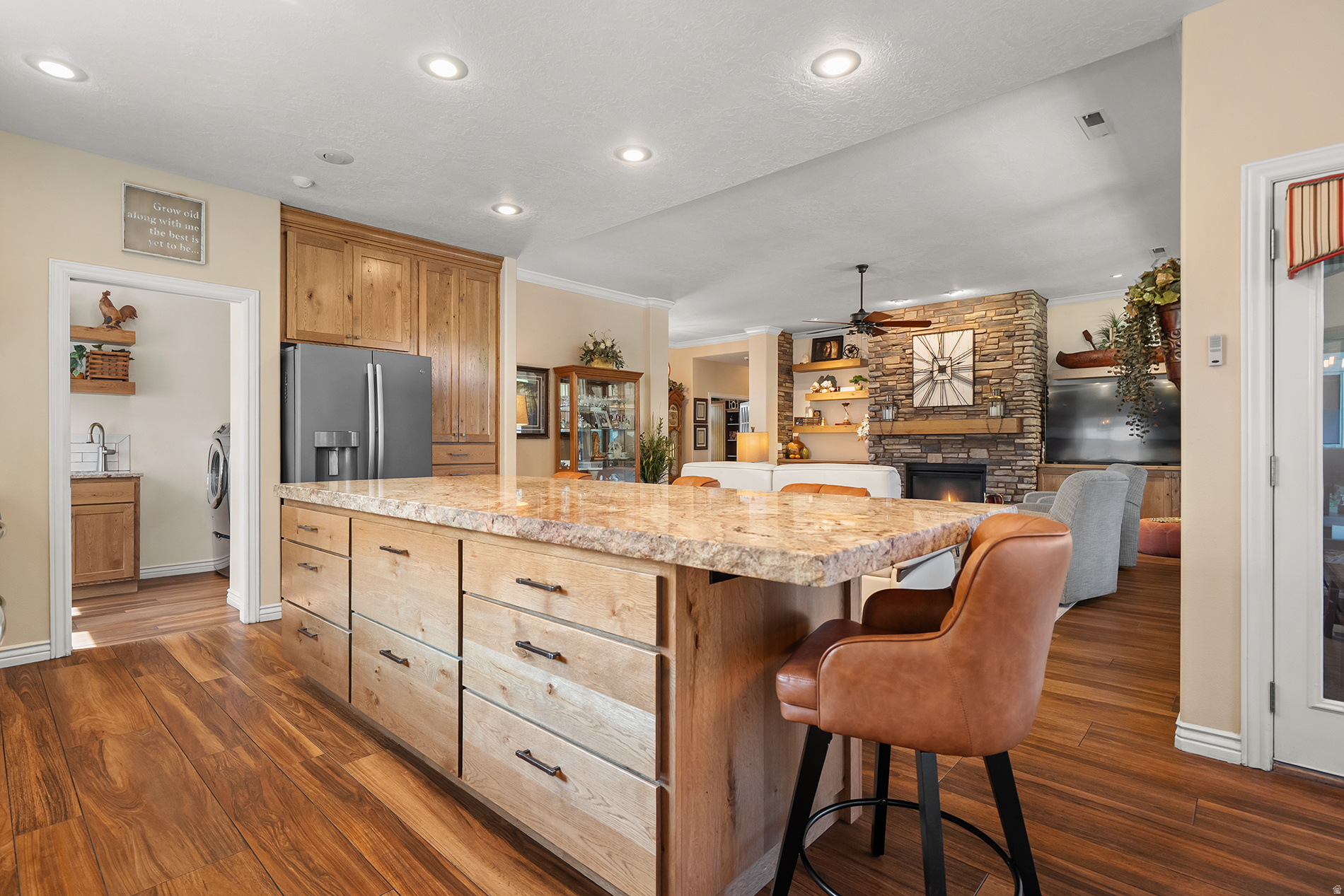 main property photo 10