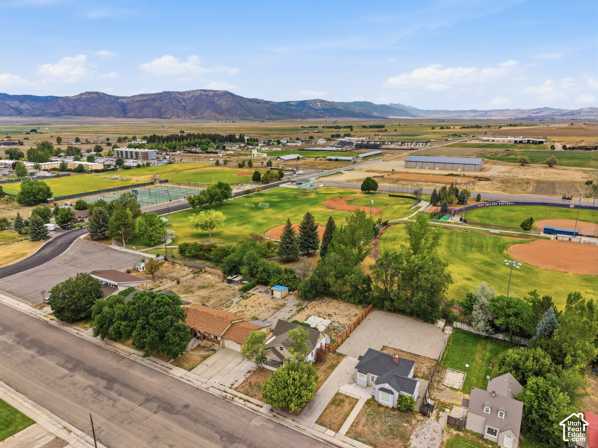 main property photo 23