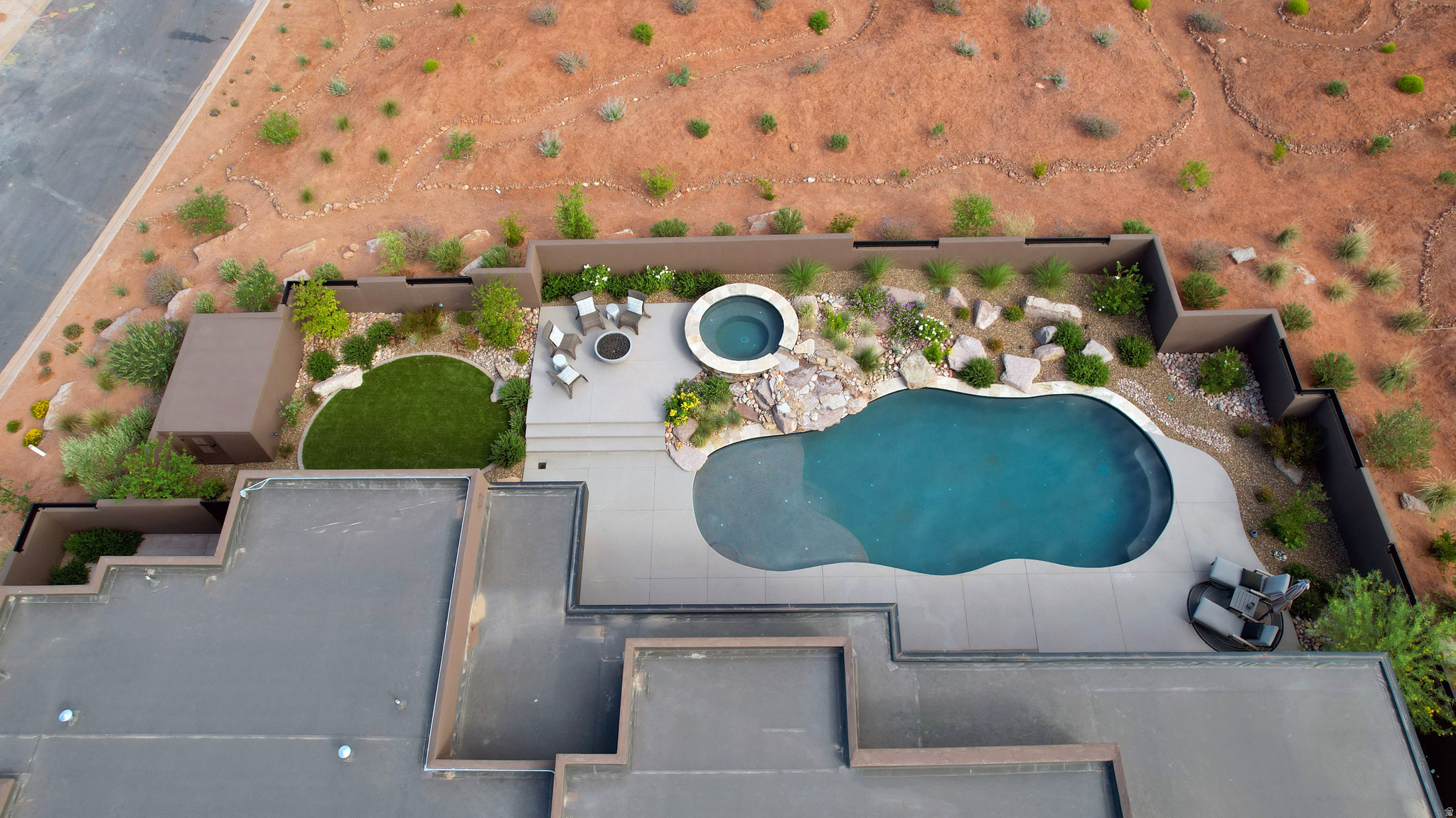 main property photo 80