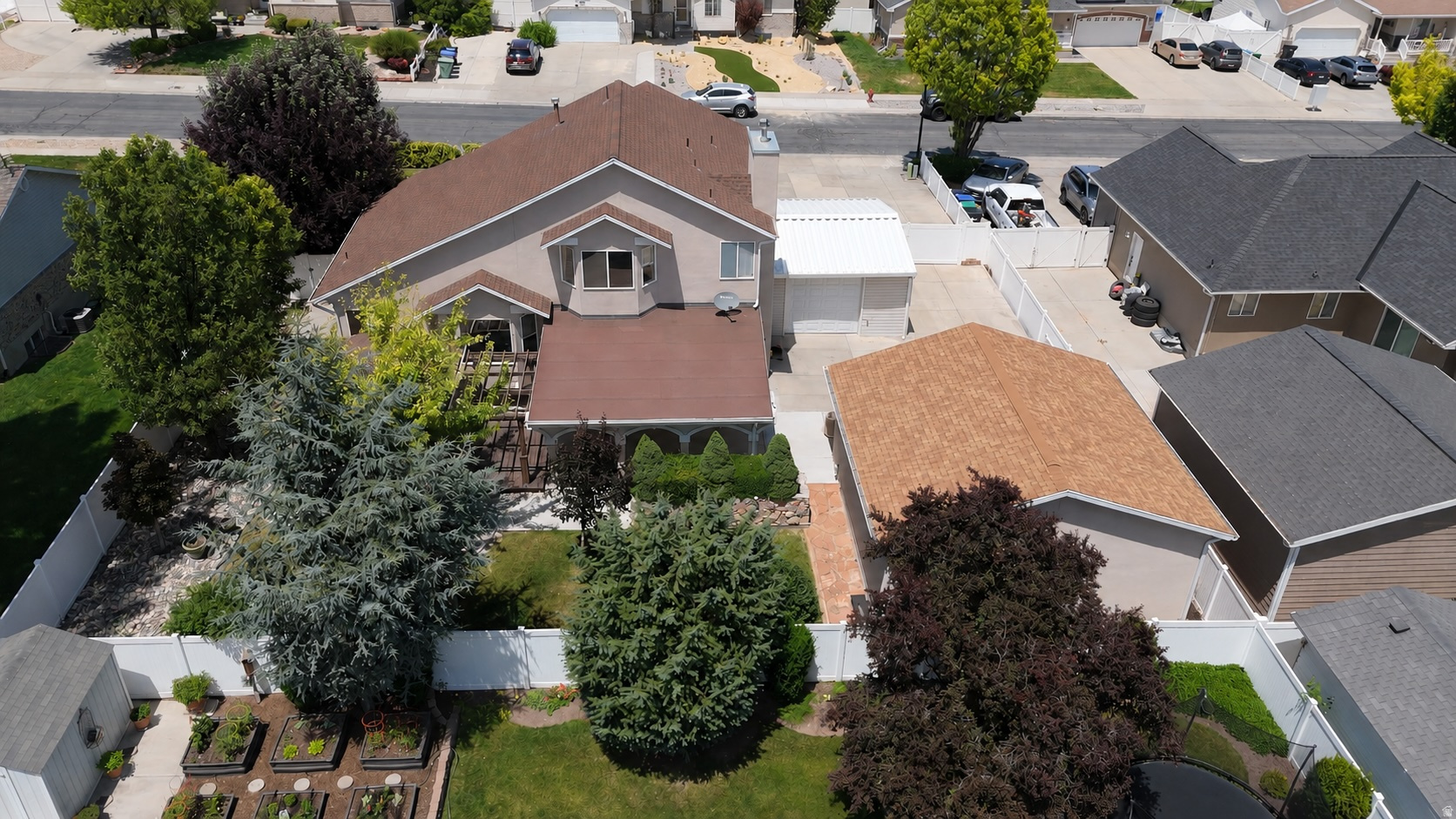 main property photo 47