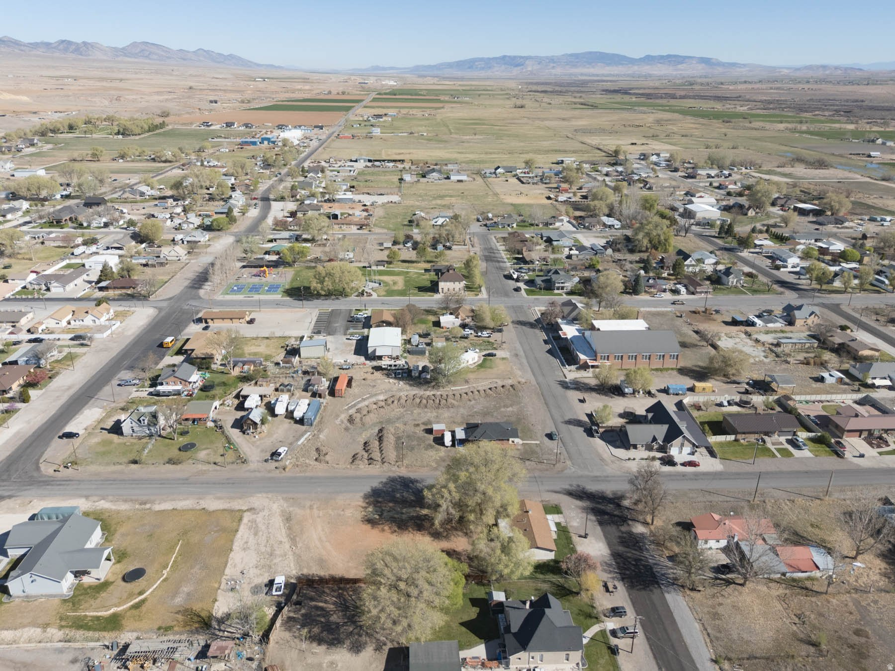 main property photo 13