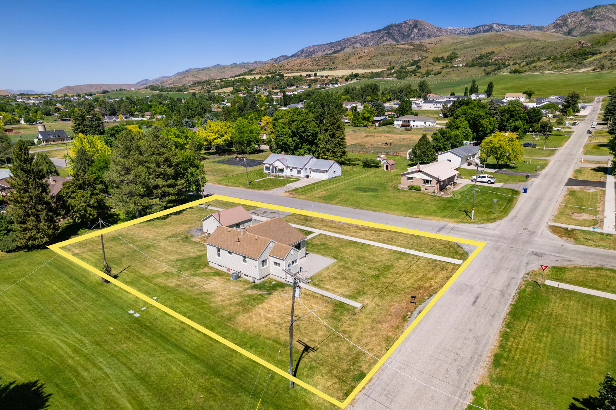 main property photo 25