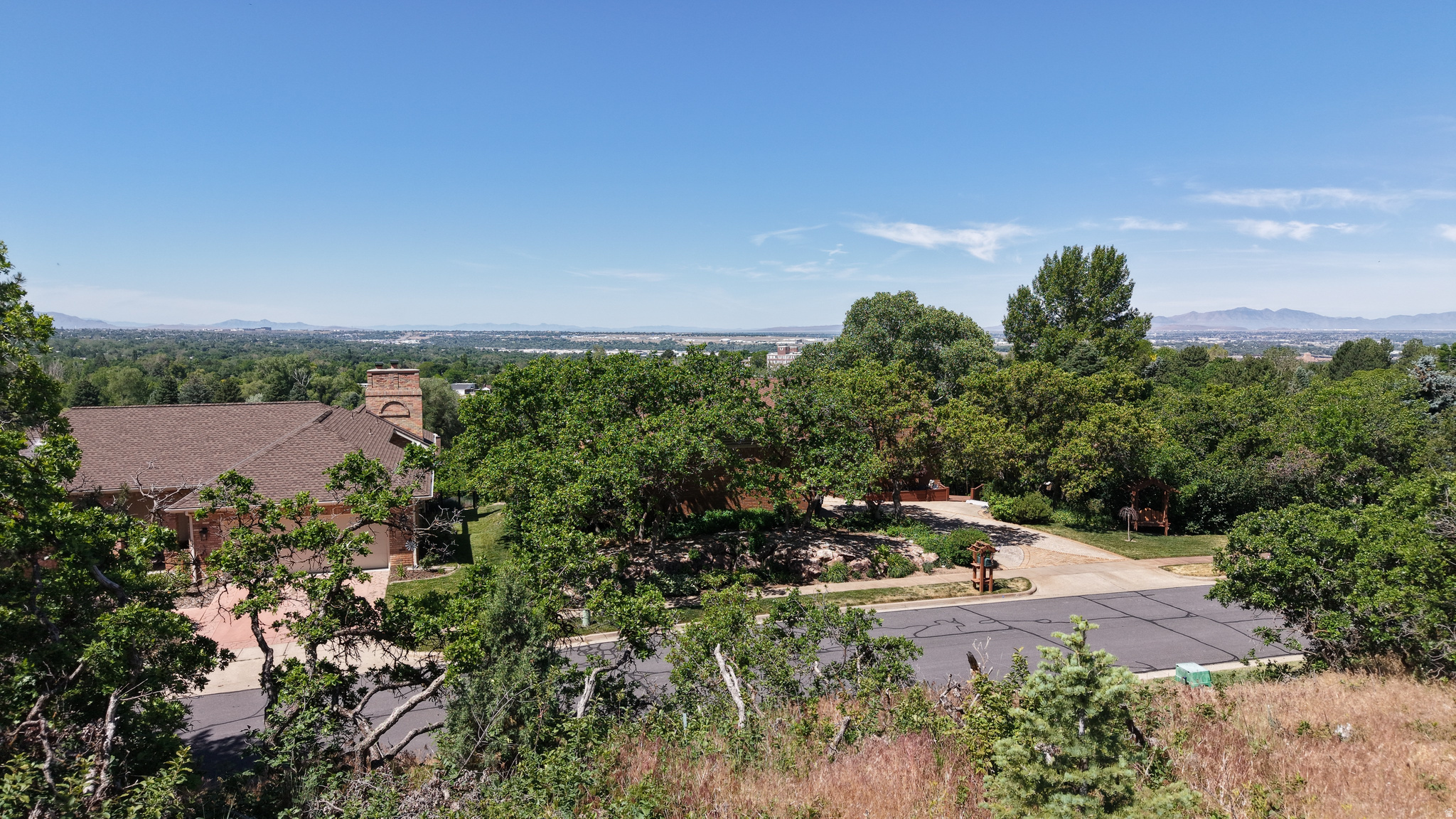 main property photo 10
