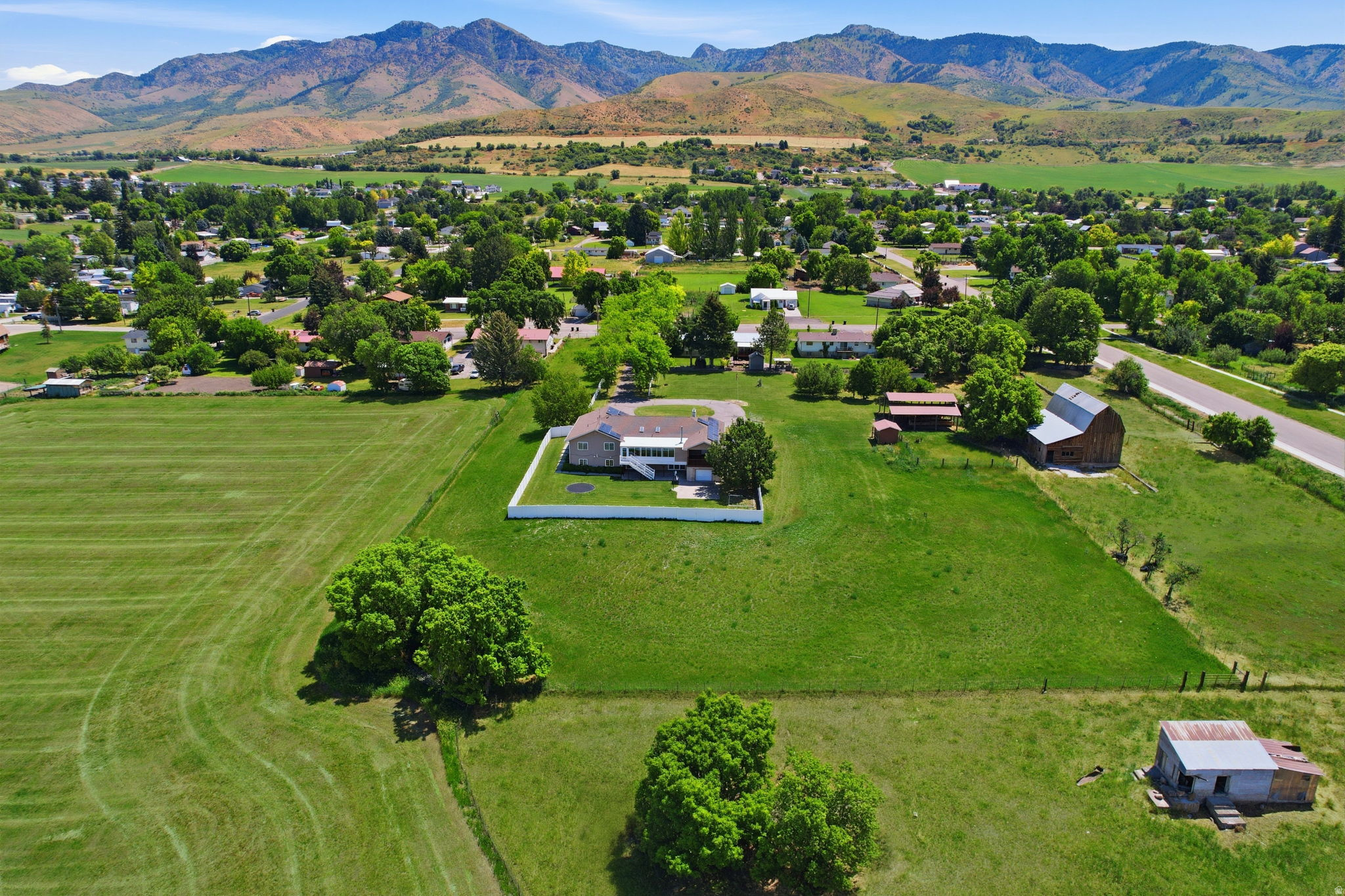 main property photo 4