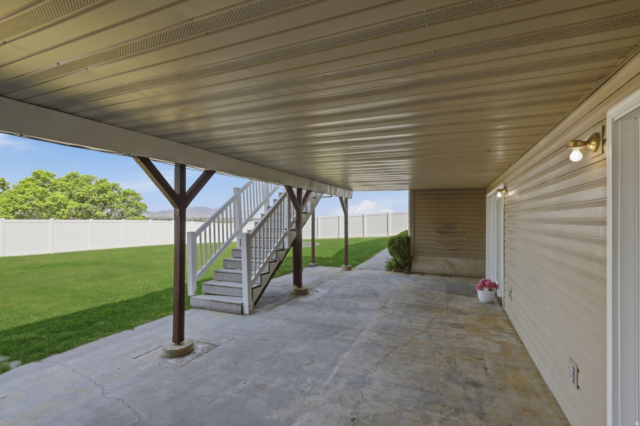 main property photo 47