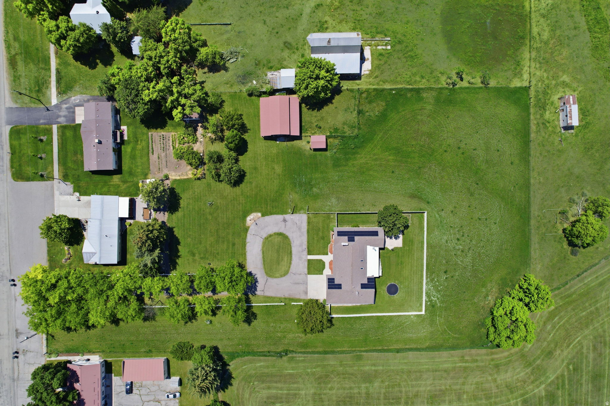 main property photo 6
