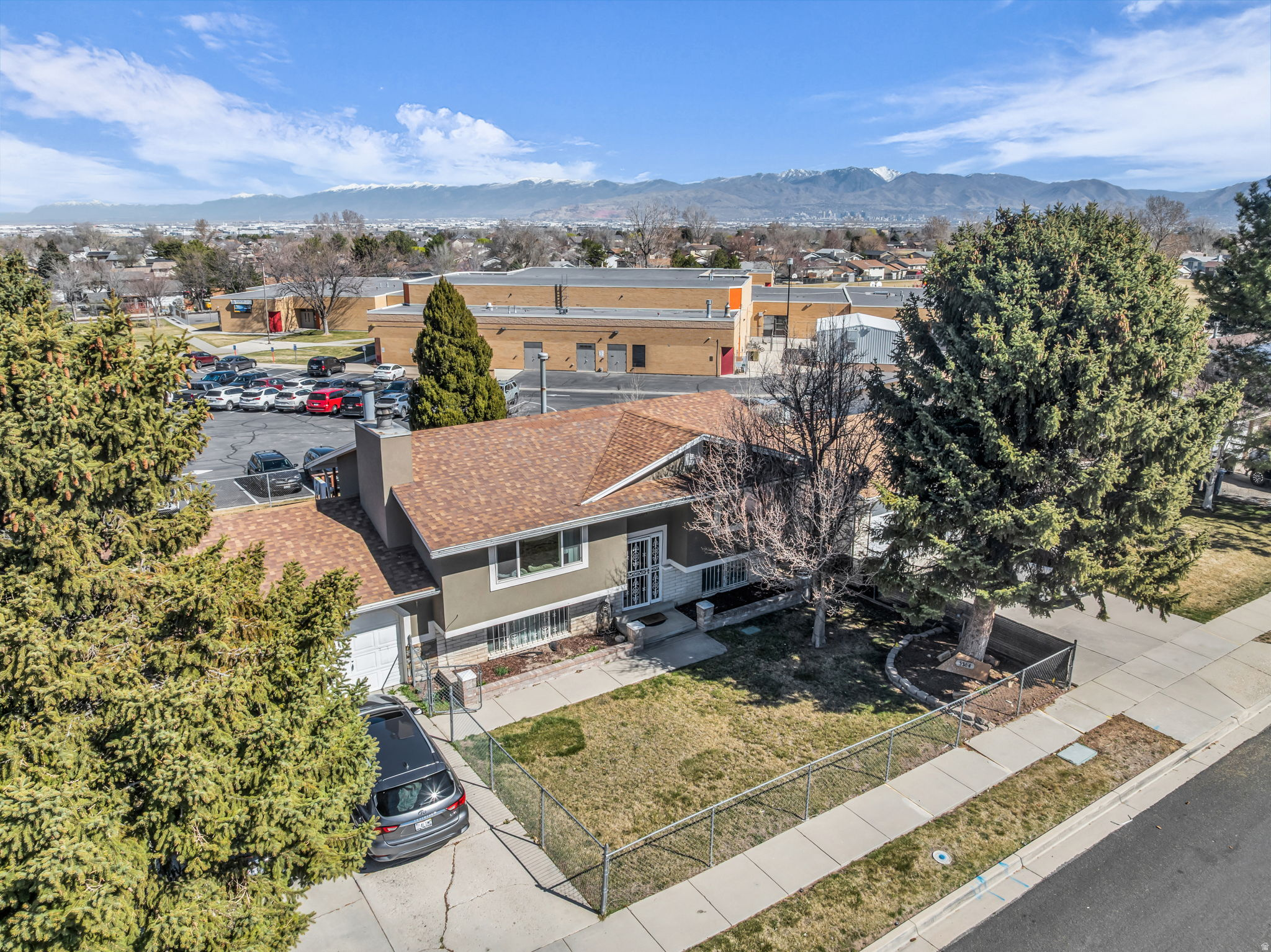 main property photo 40