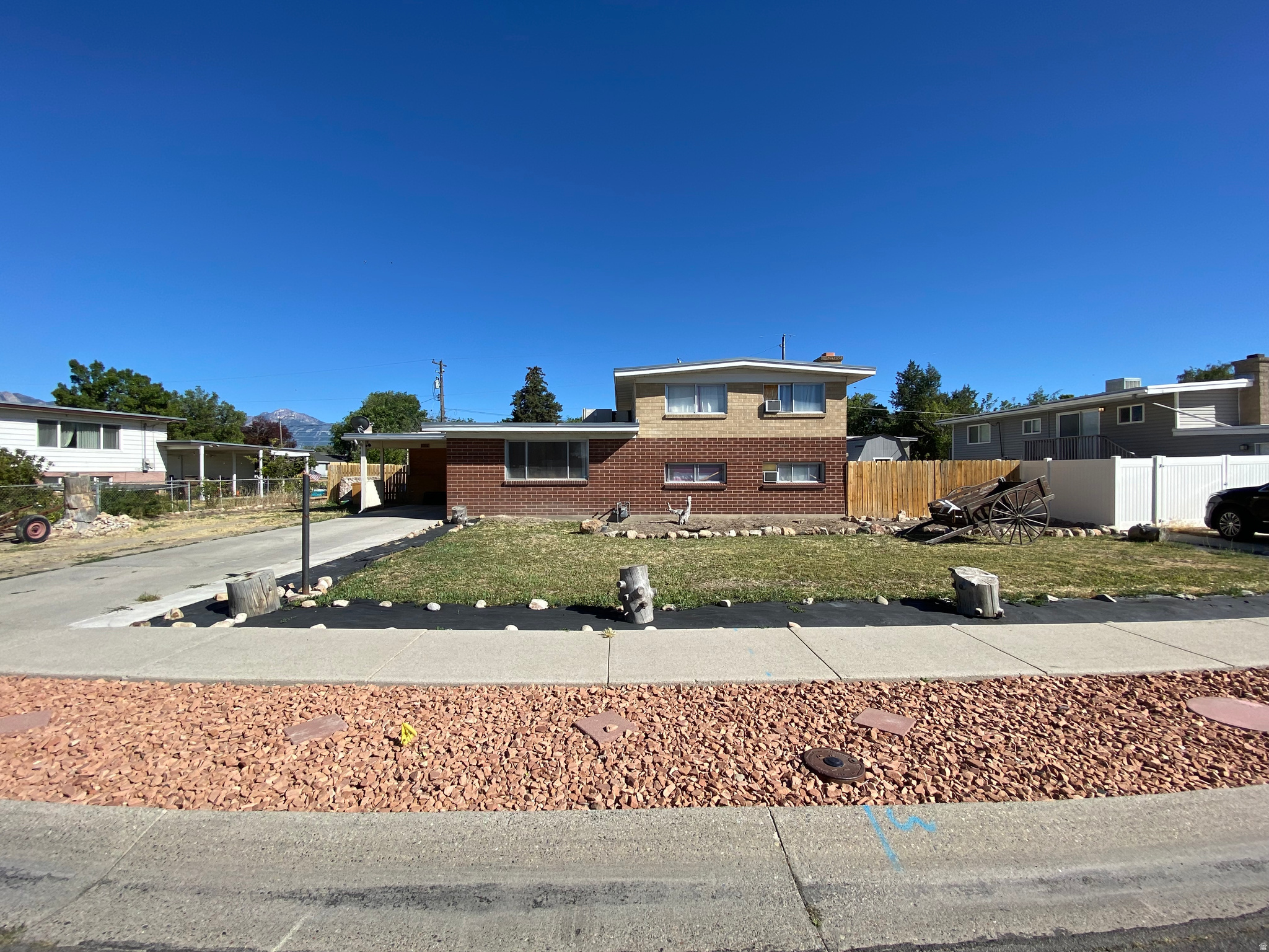 main property photo 0