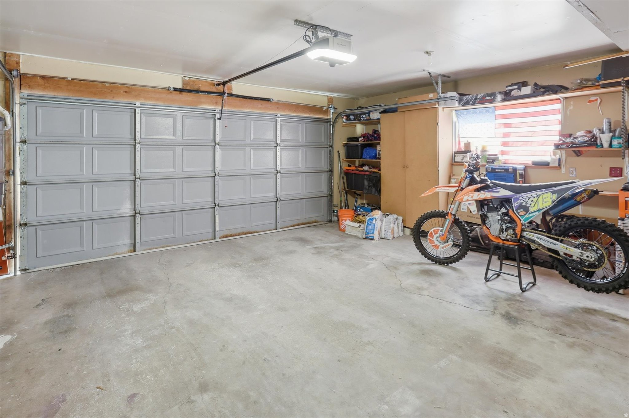 main property photo 36