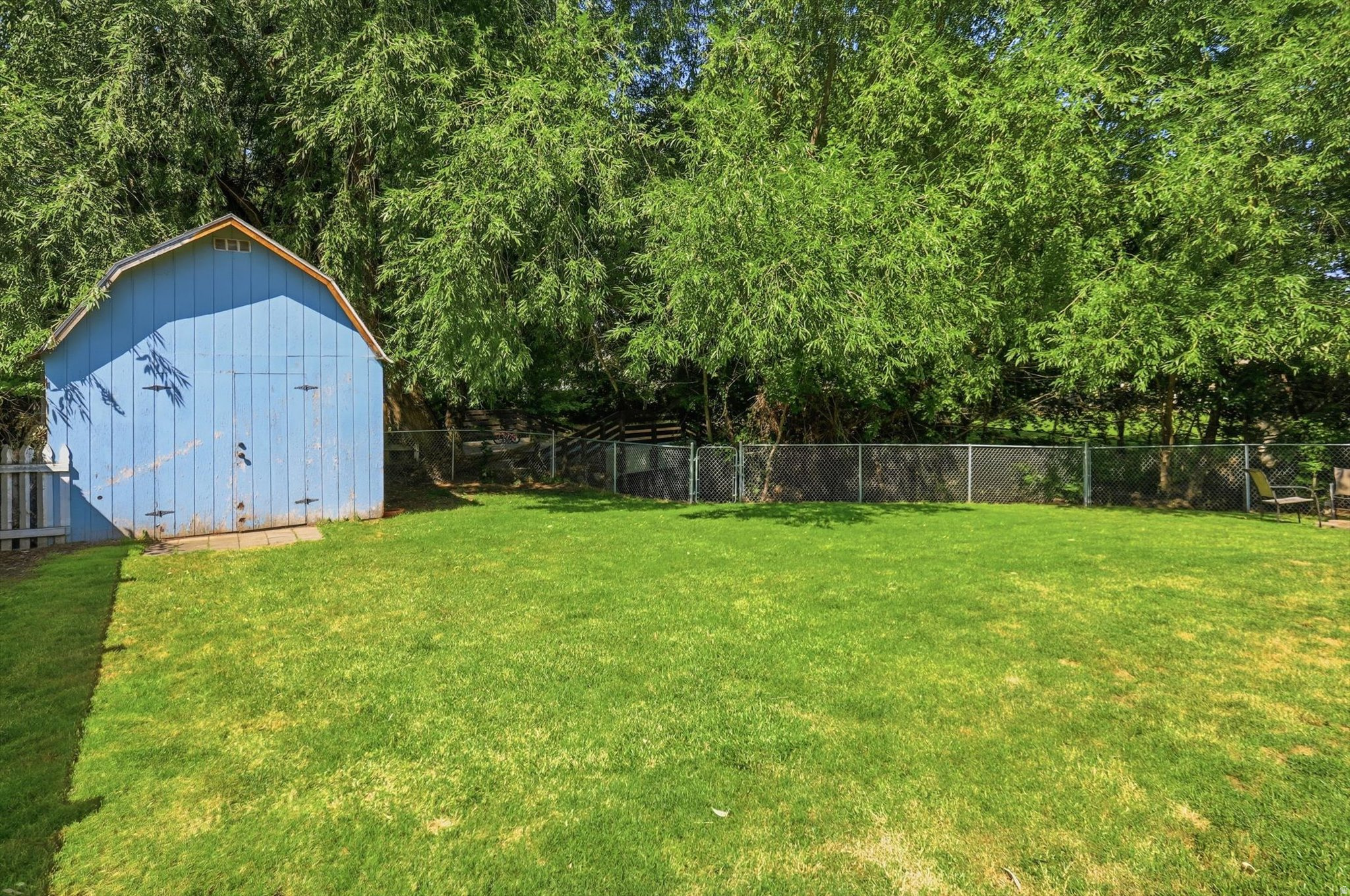 main property photo 41