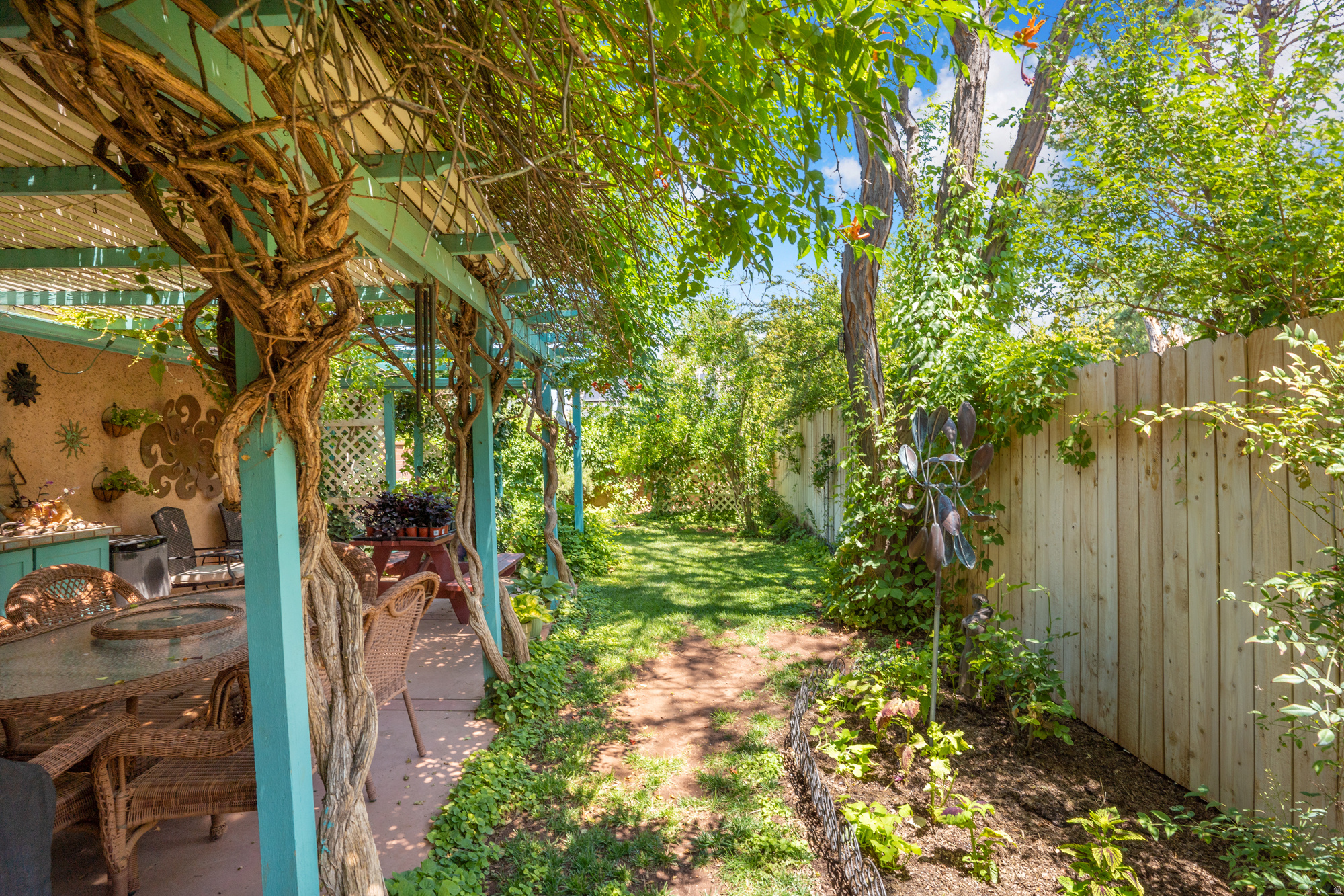 main property photo 37