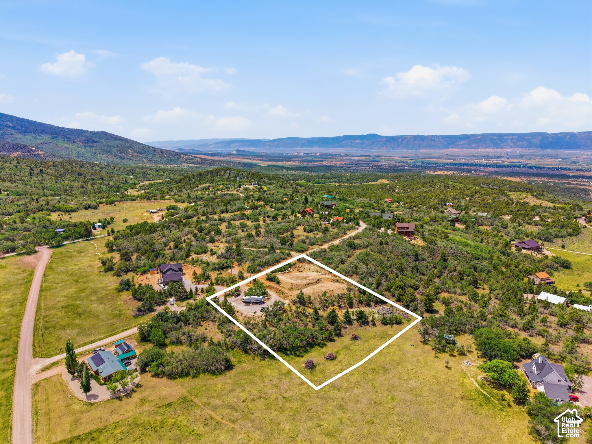 main property photo 10
