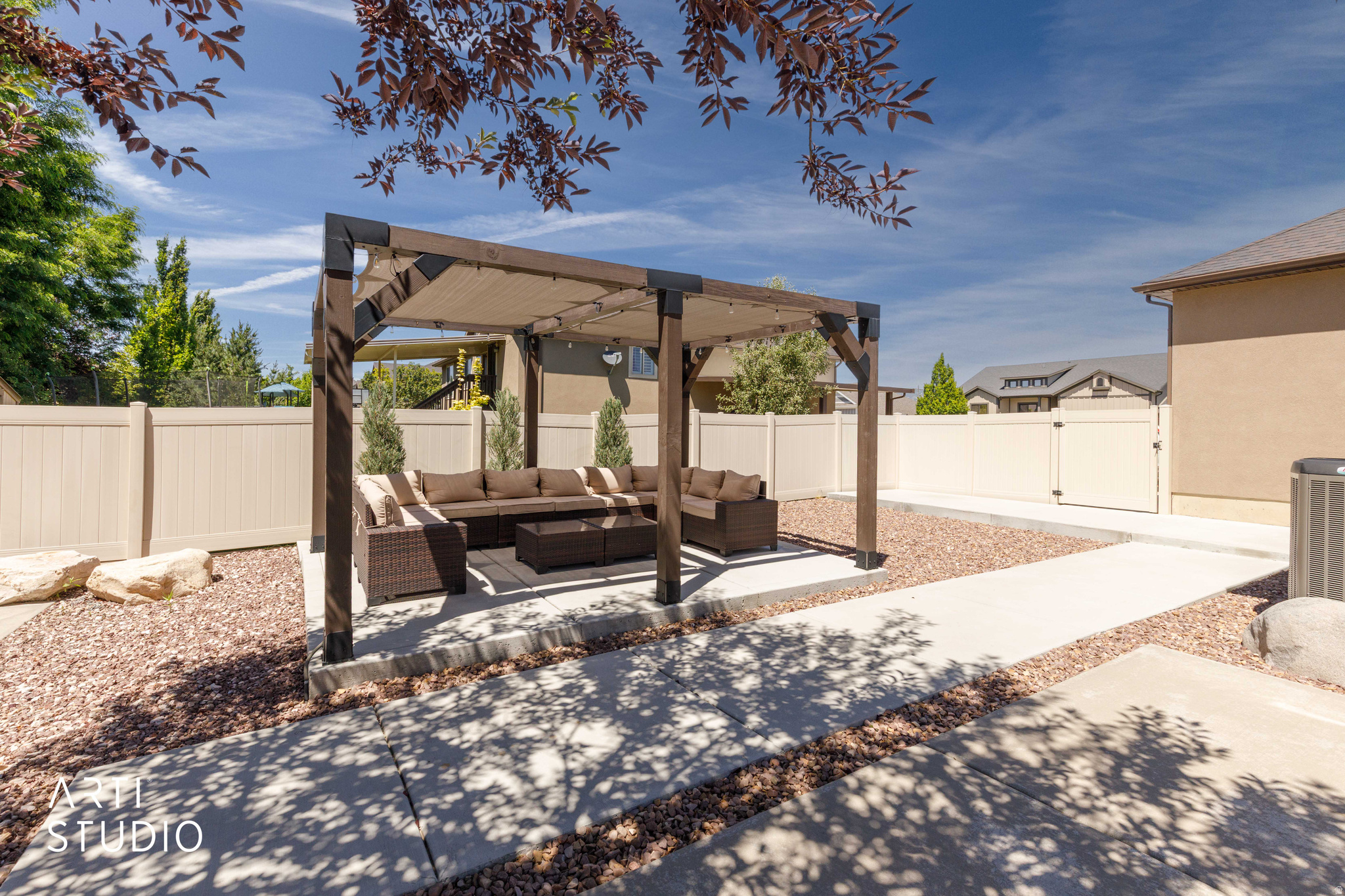 main property photo 40