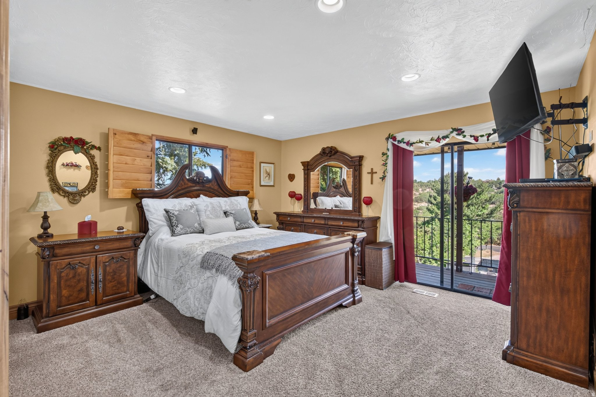 main property photo 12