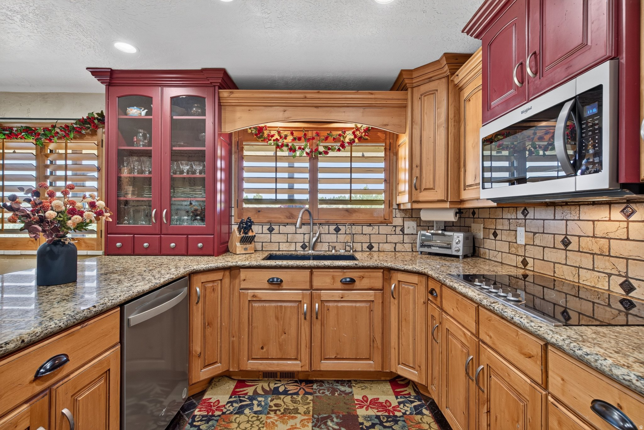 main property photo 9