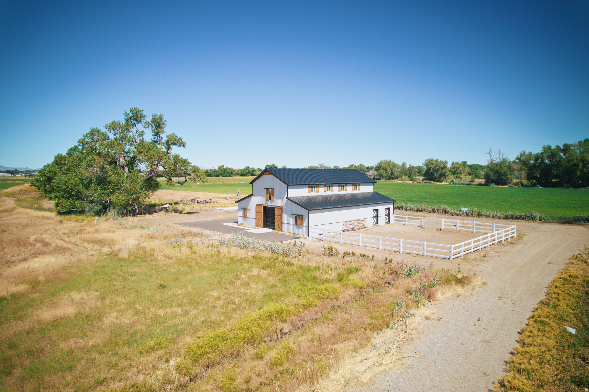main property photo 14