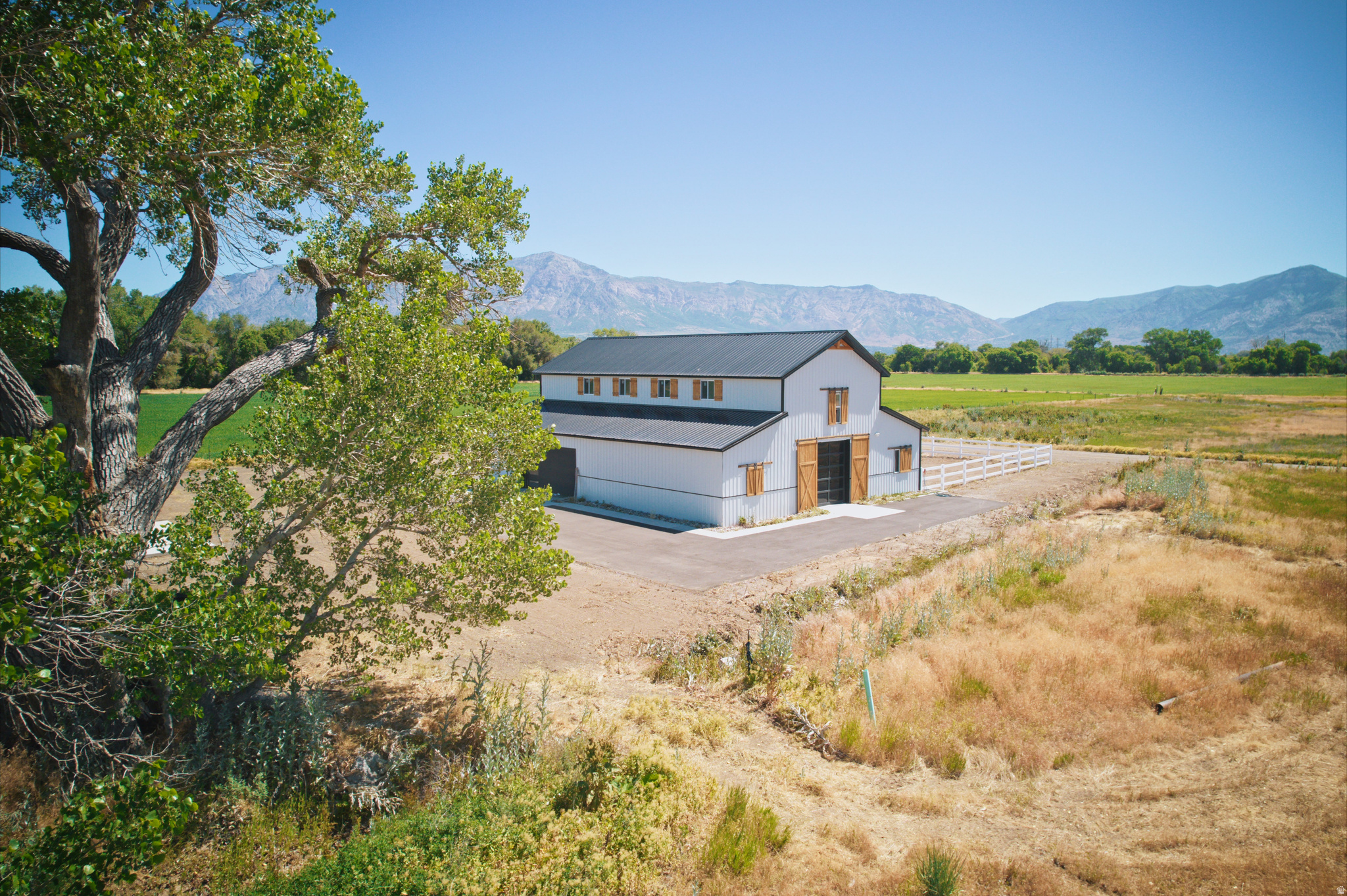 main property photo 18