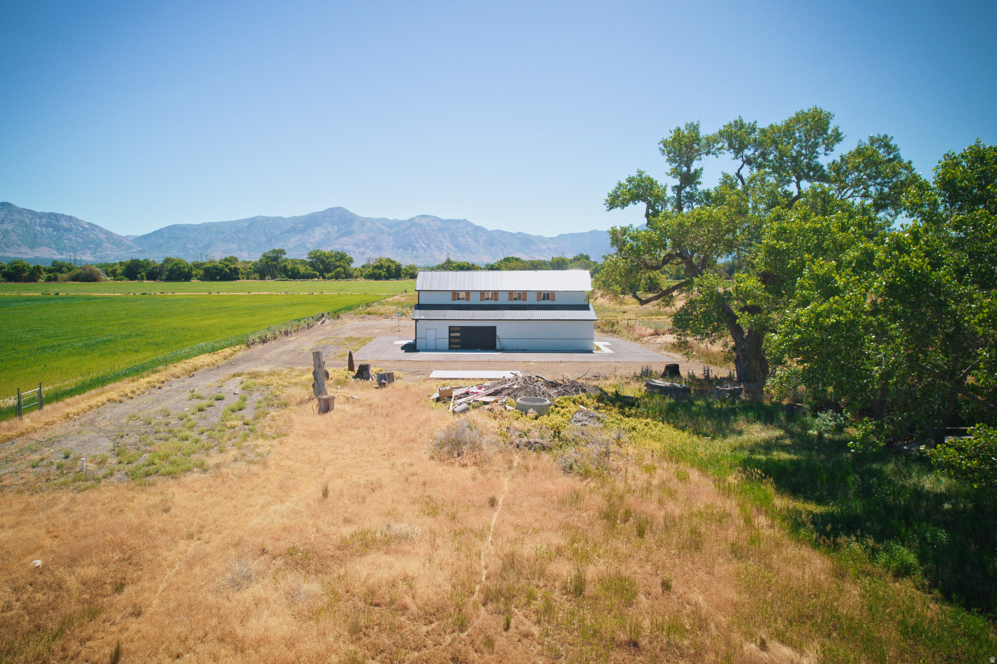 main property photo 25