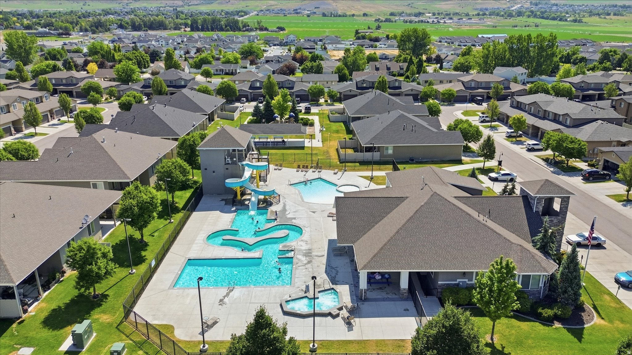 main property photo 29