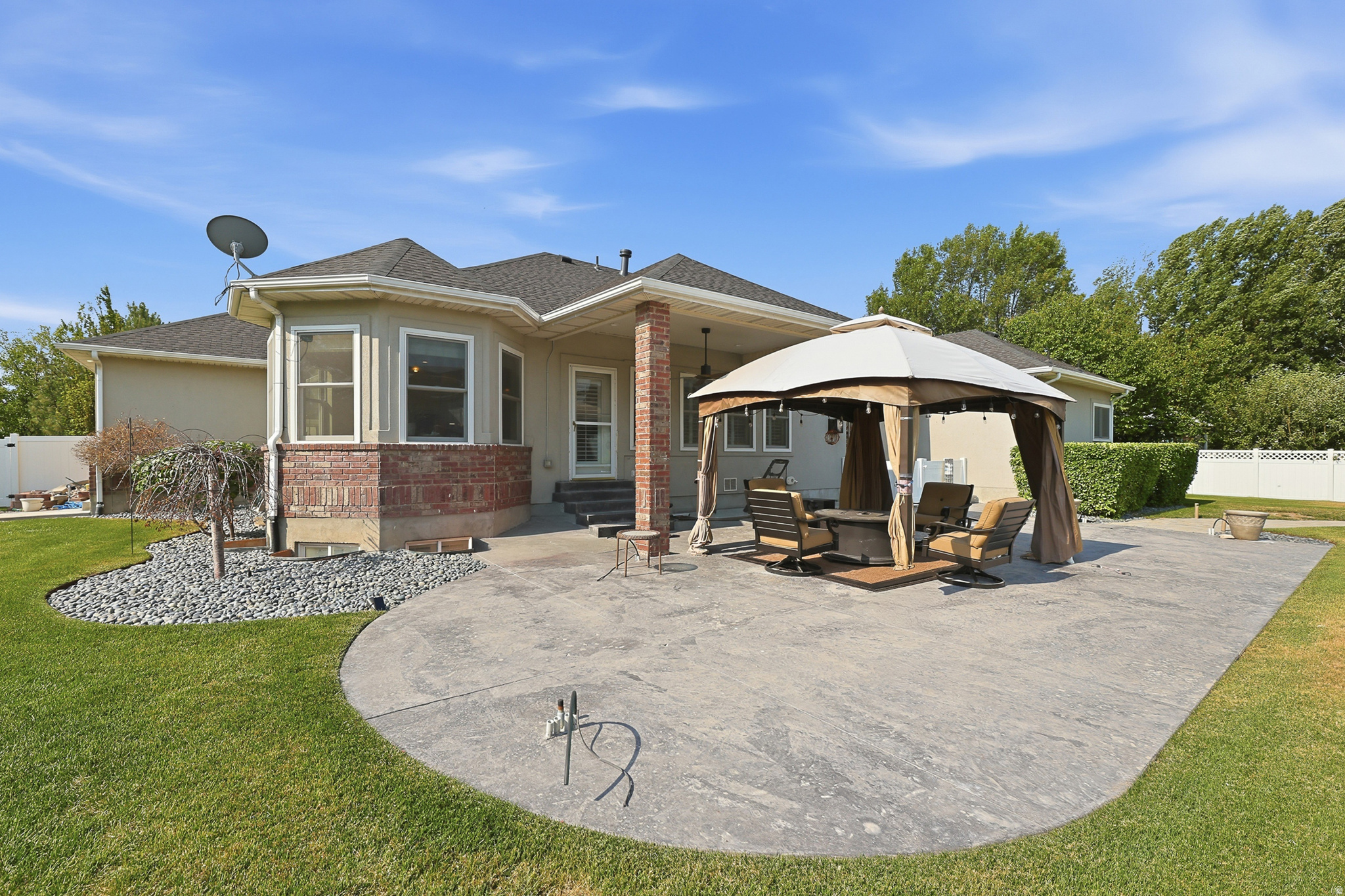 main property photo 79