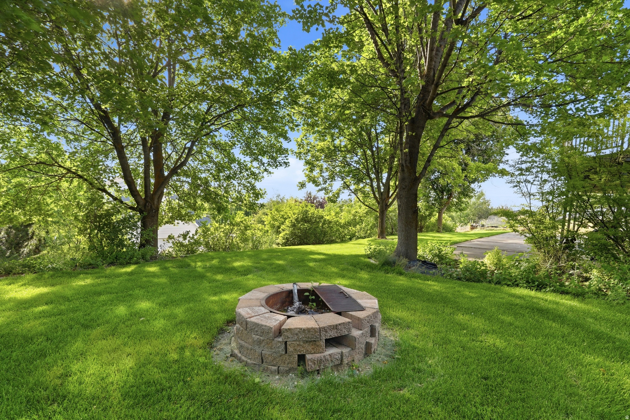 main property photo 40