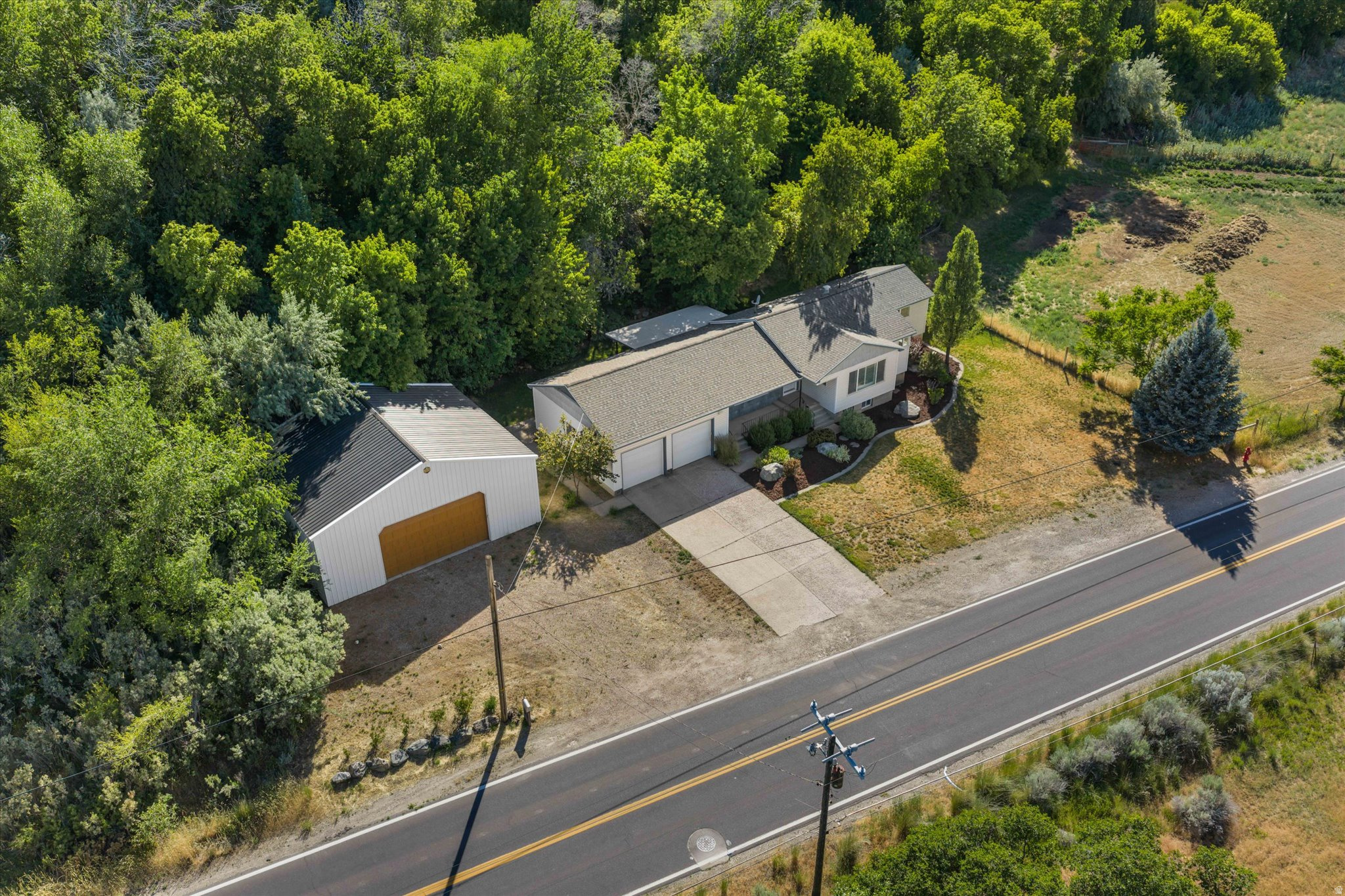 main property photo 78