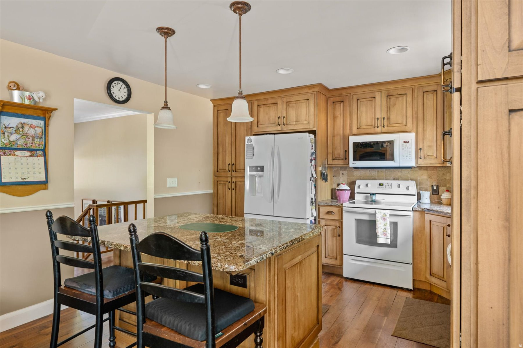 main property photo 8