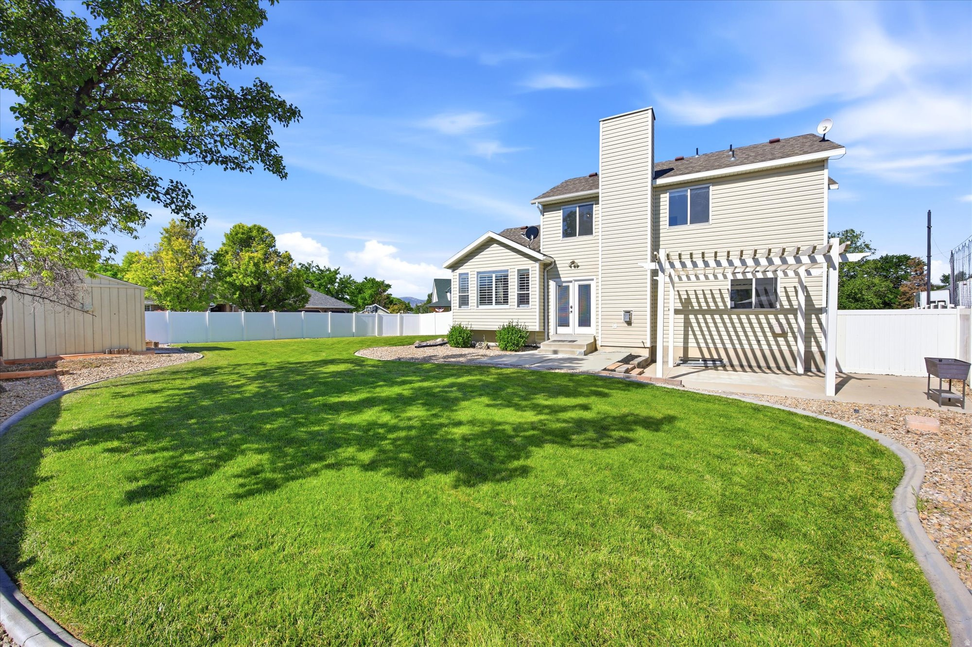 main property photo 13