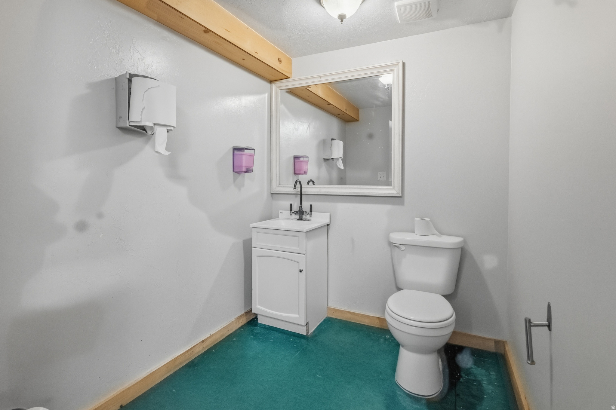 main property photo 27