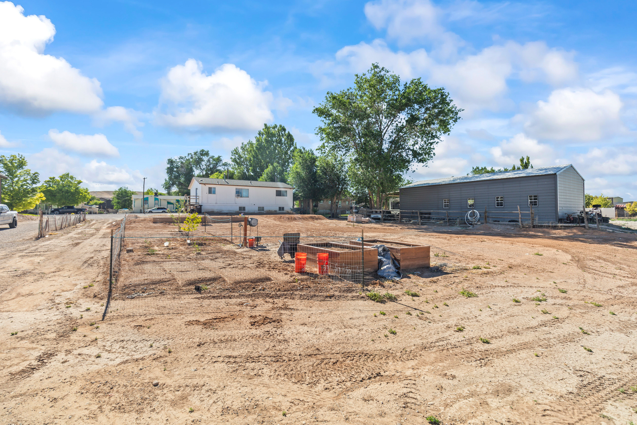 main property photo 33