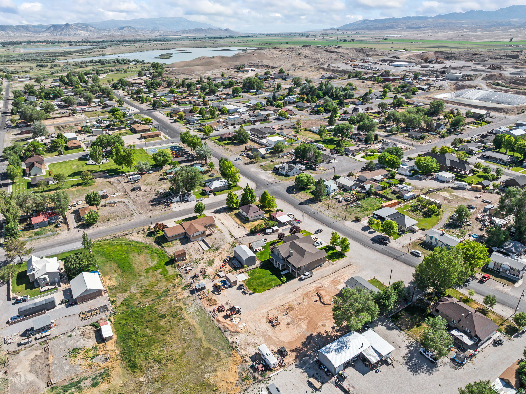 main property photo 36
