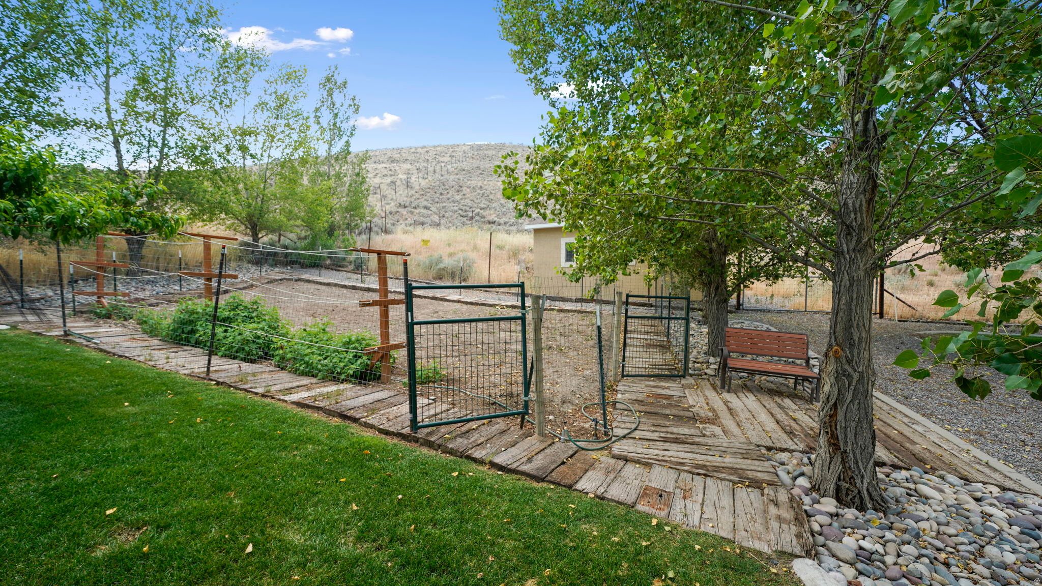 main property photo 38
