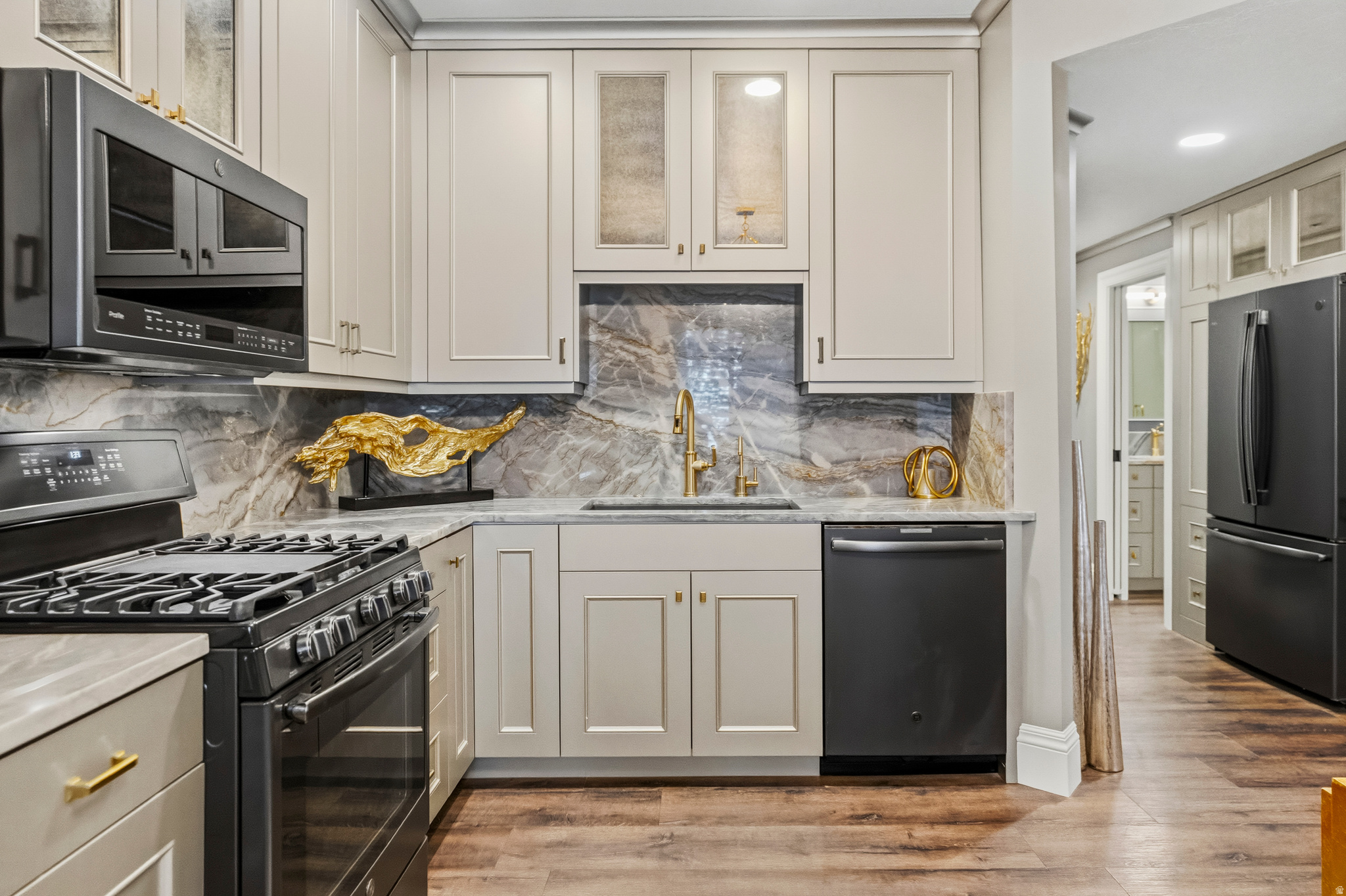 main property photo 79