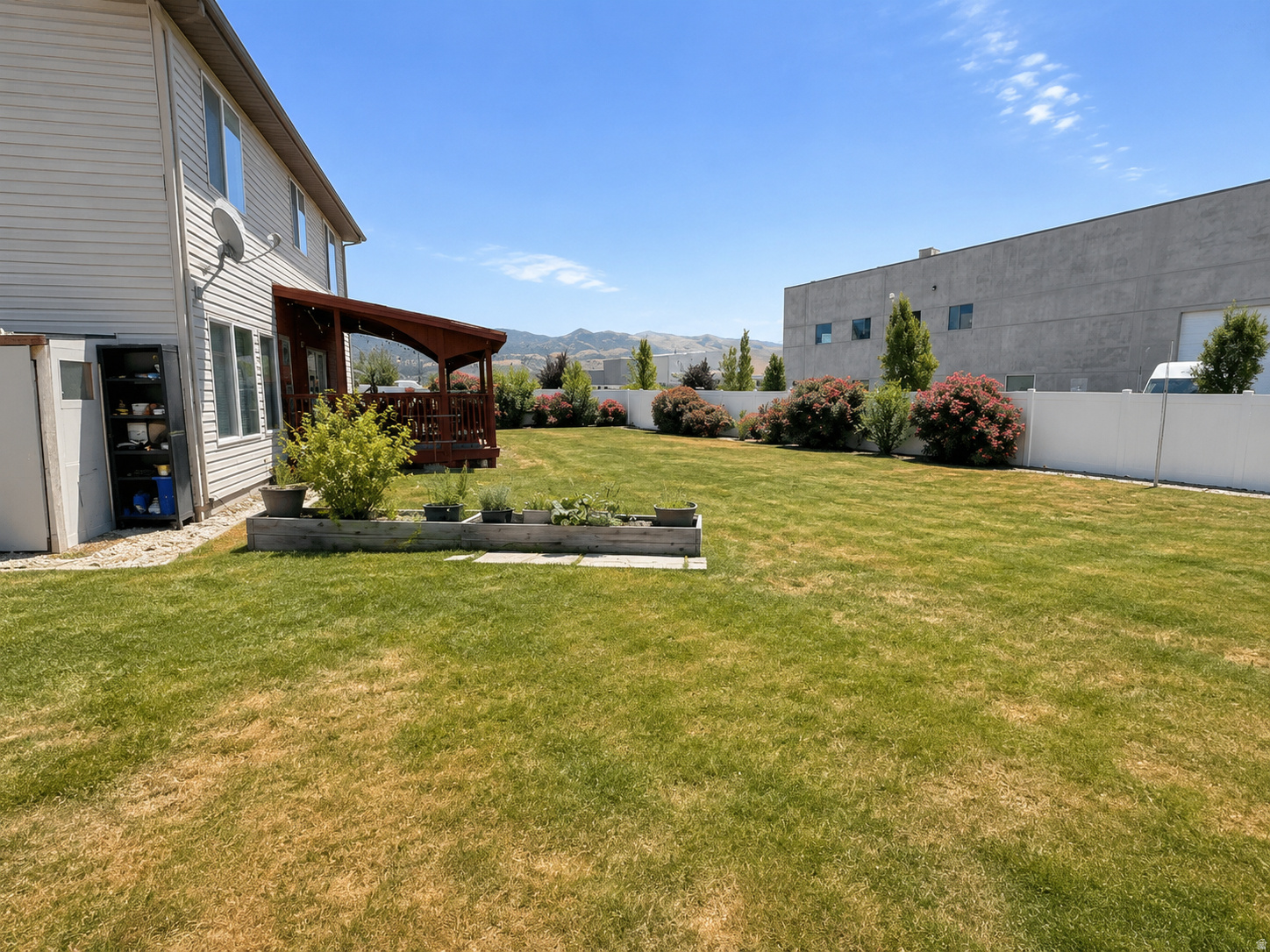 main property photo 19