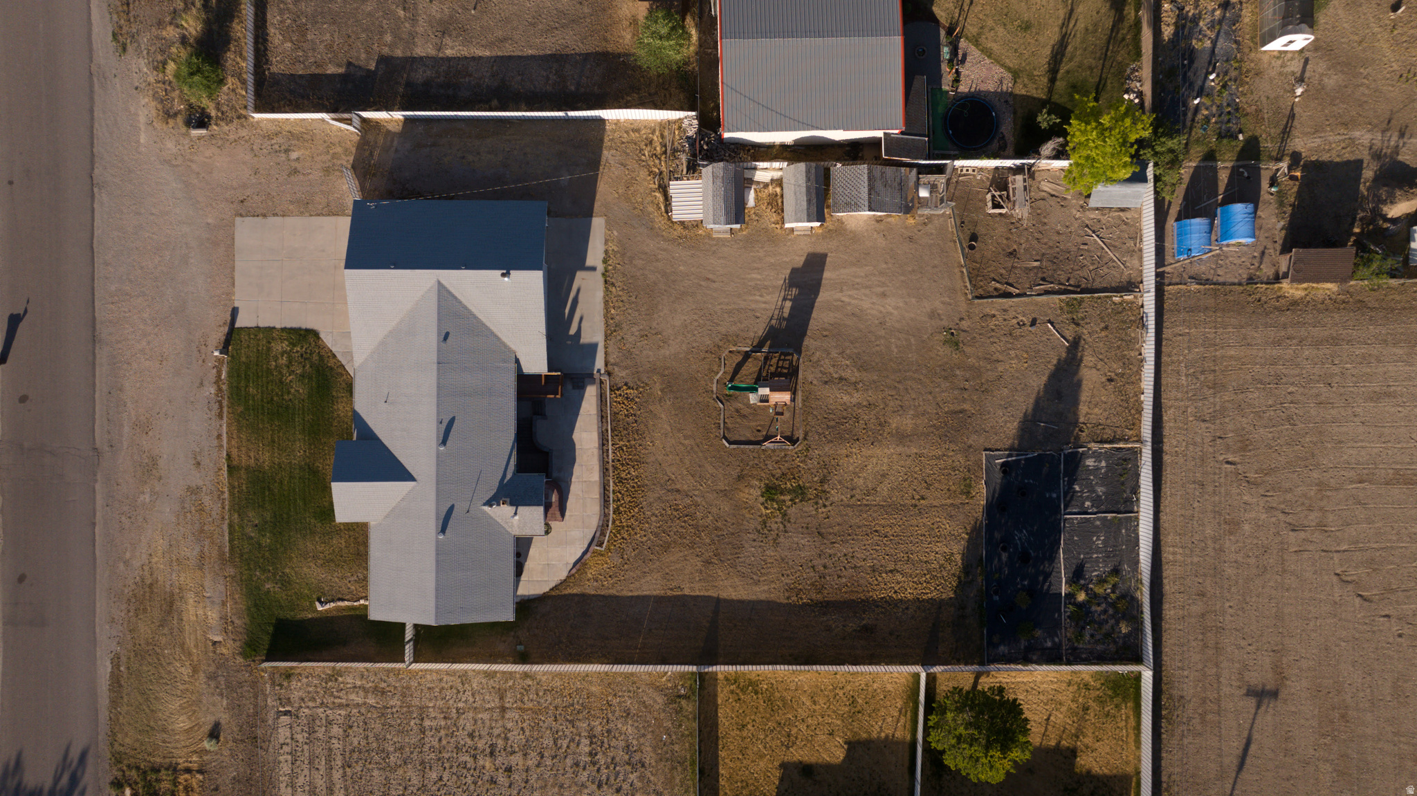 main property photo 33