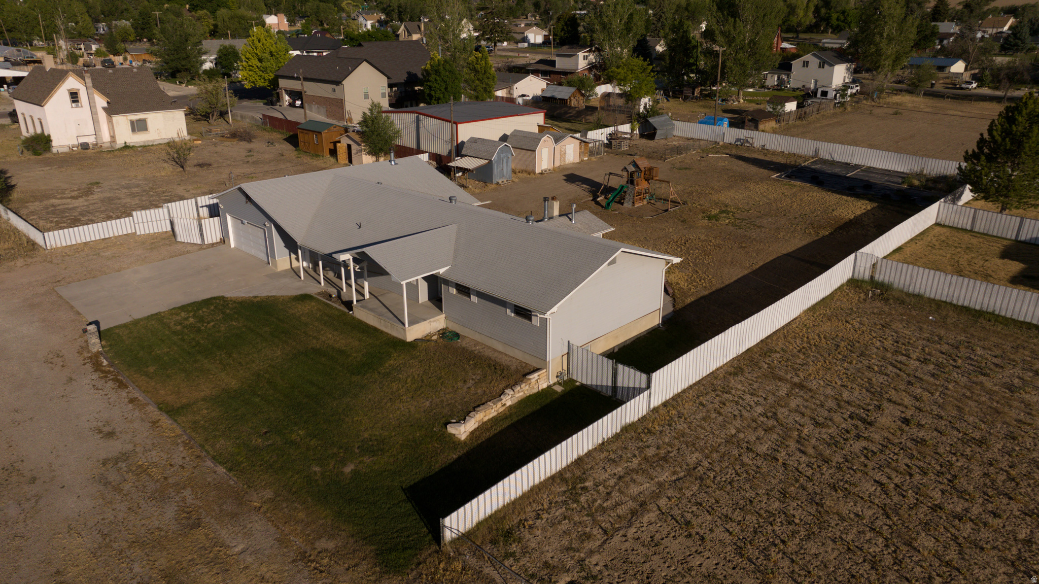 main property photo 36