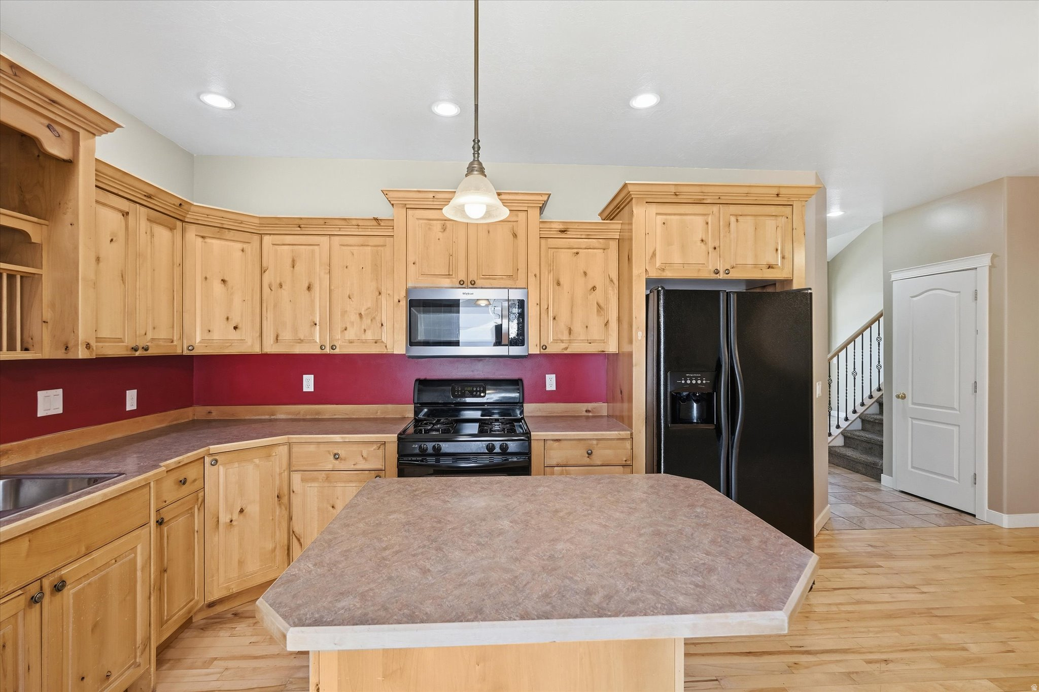 main property photo 5