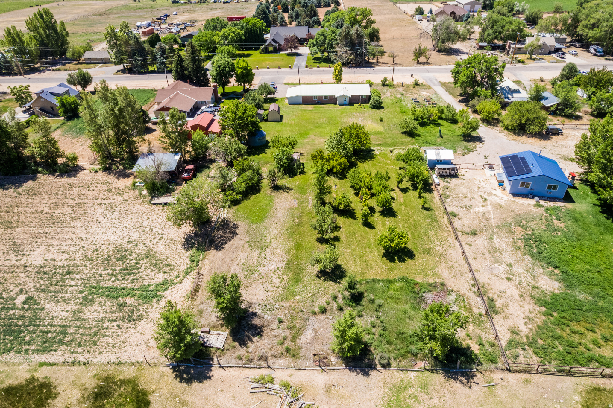 main property photo 32