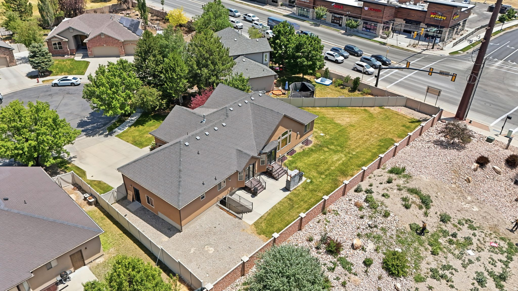 main property photo 39