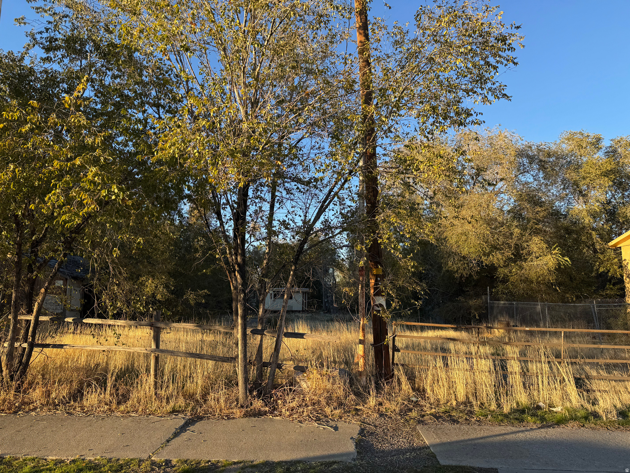 main property photo 11