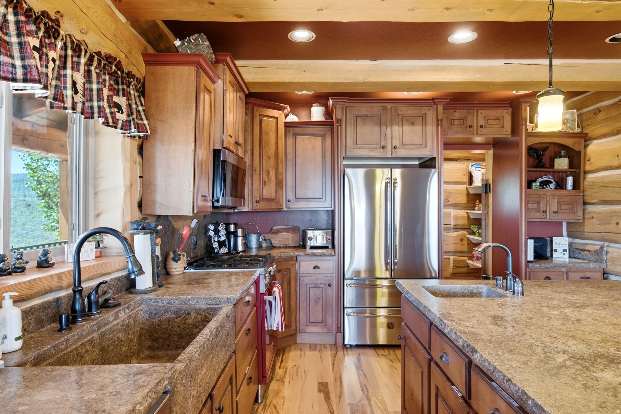 main property photo 11