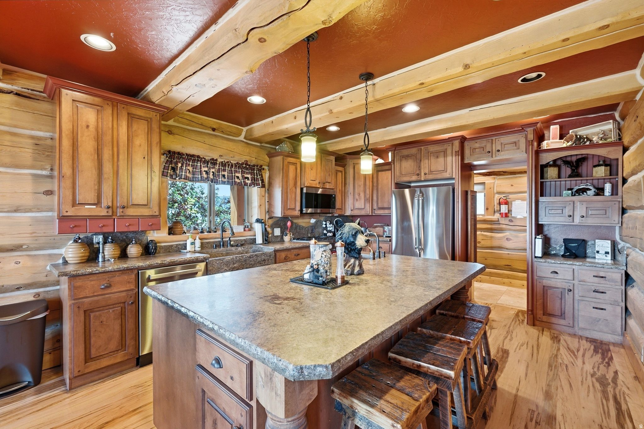 main property photo 9