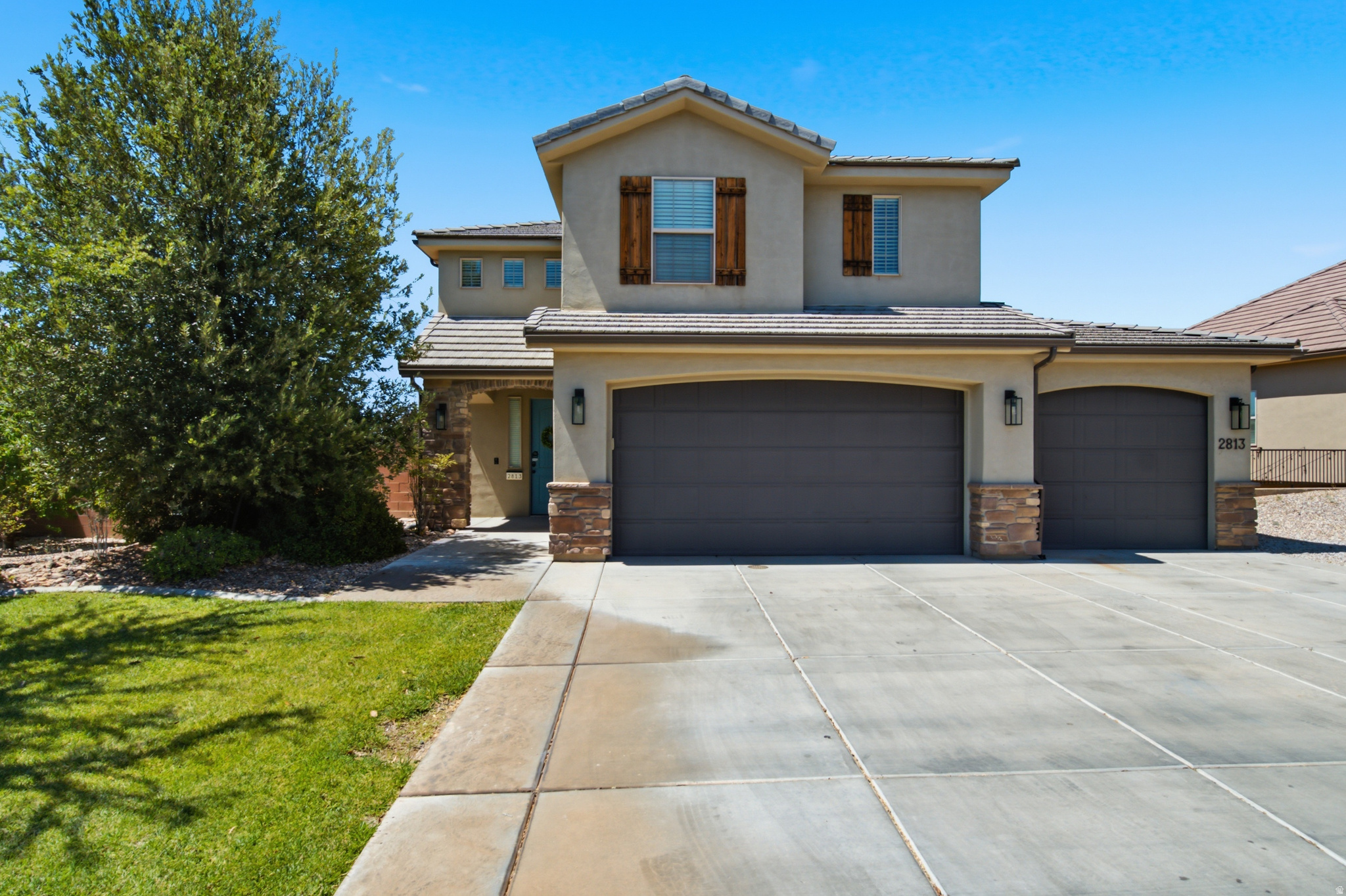 main property photo 9