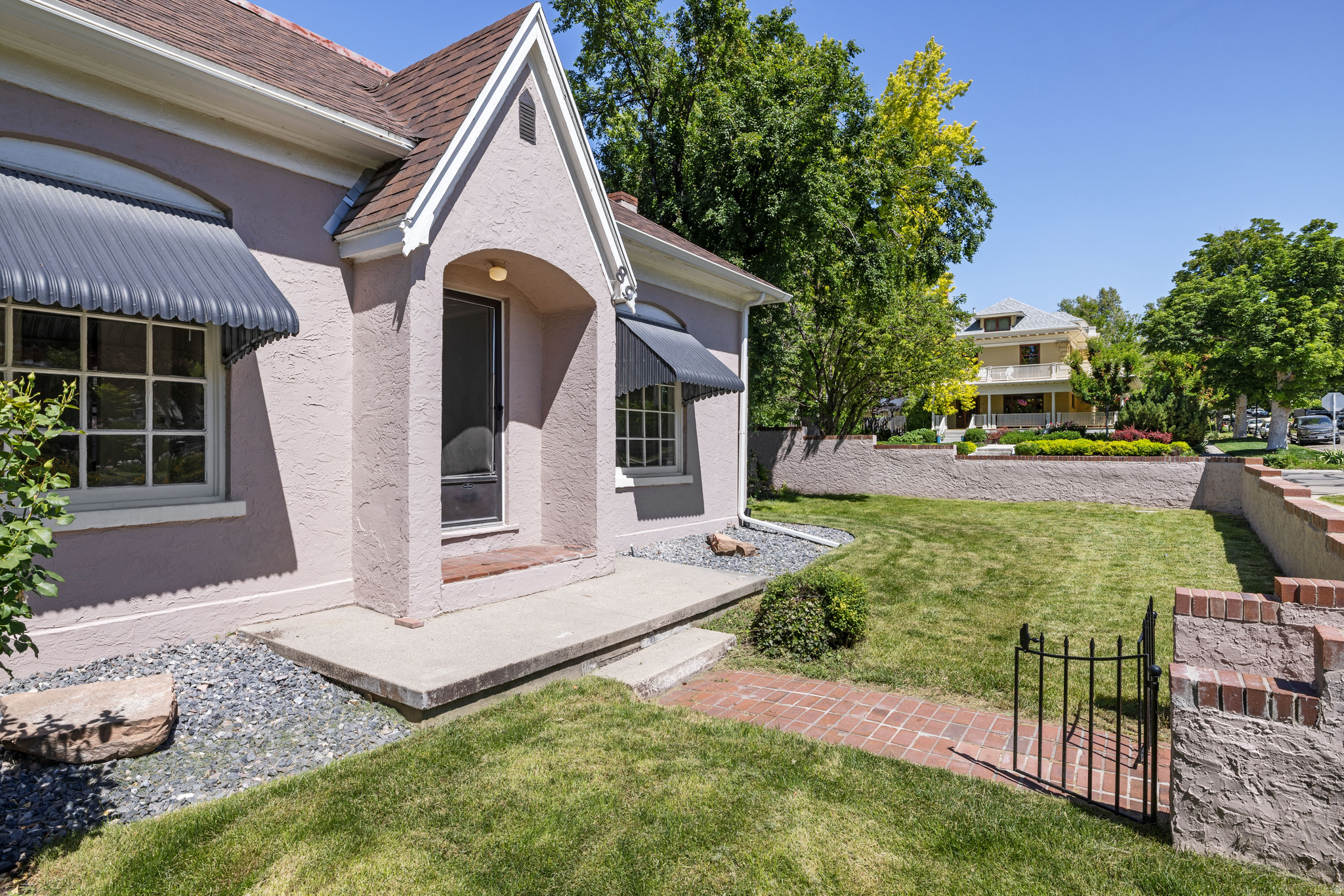 main property photo 8