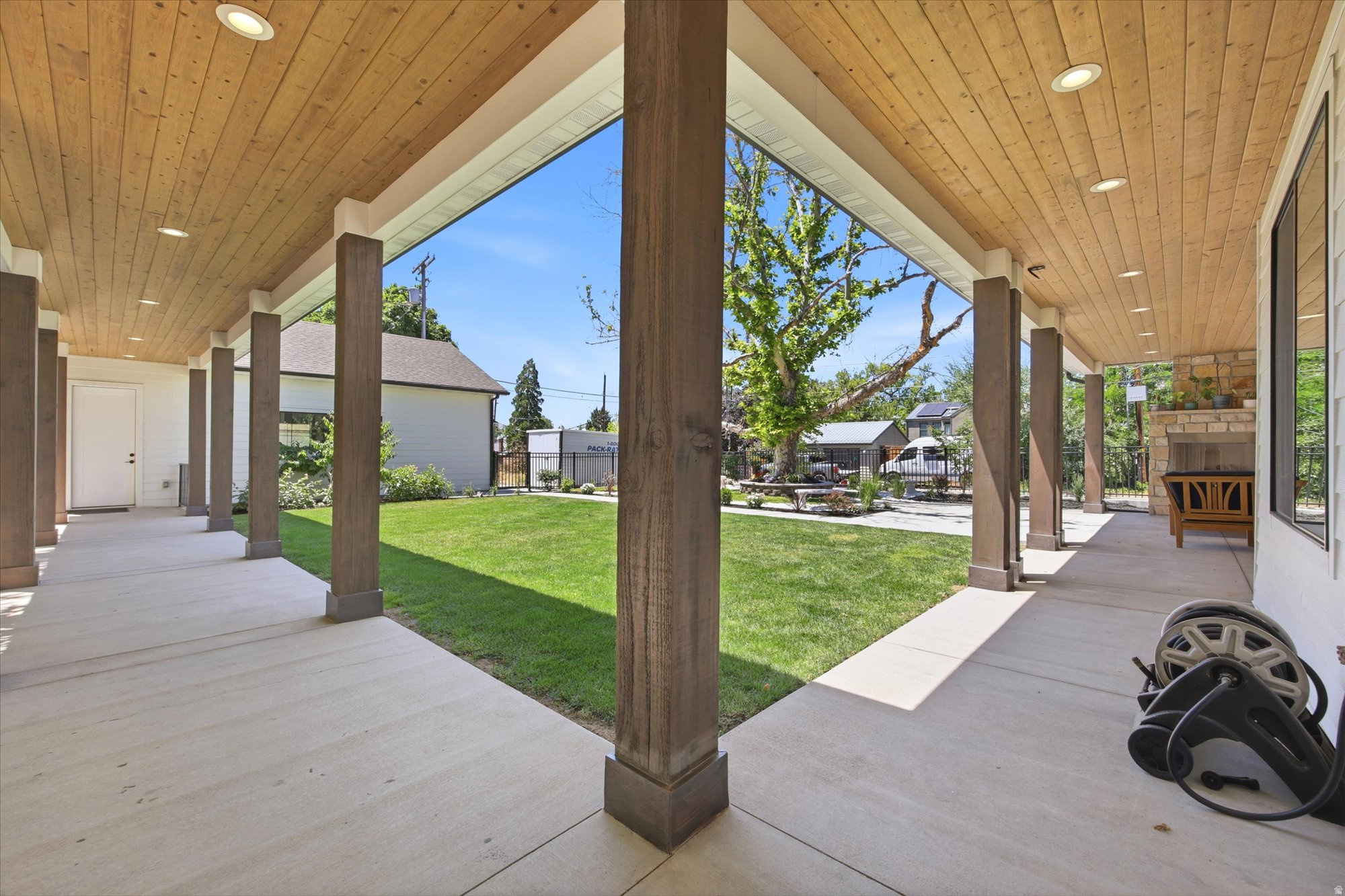 main property photo 41