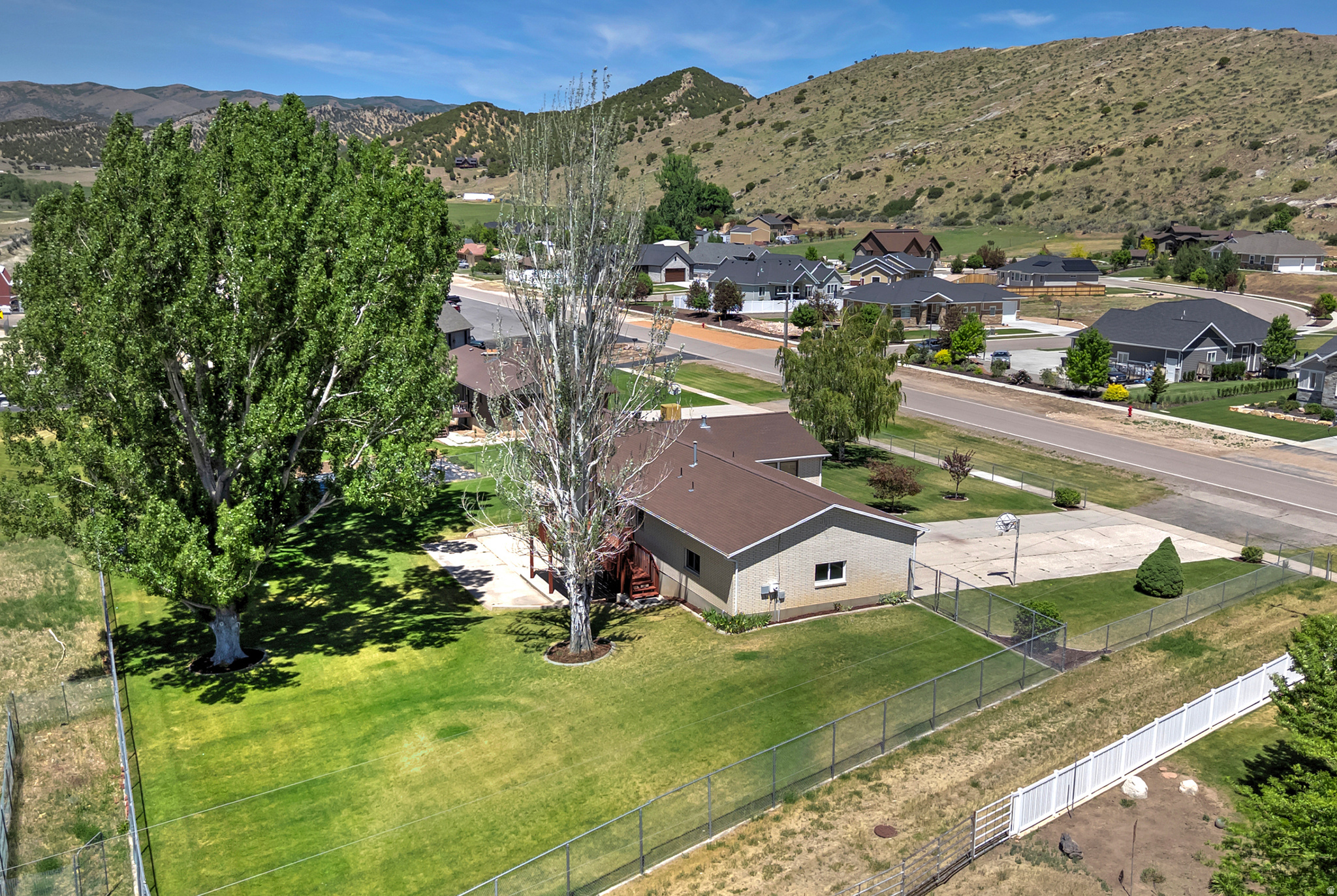 main property photo 41